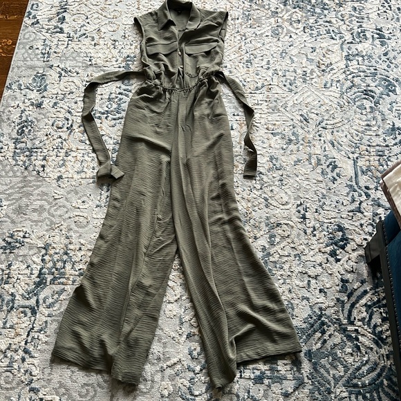Sleeveless wide leg jumpsuit with utility pockets in dusty olive - Size Small - Picture 1 of 6